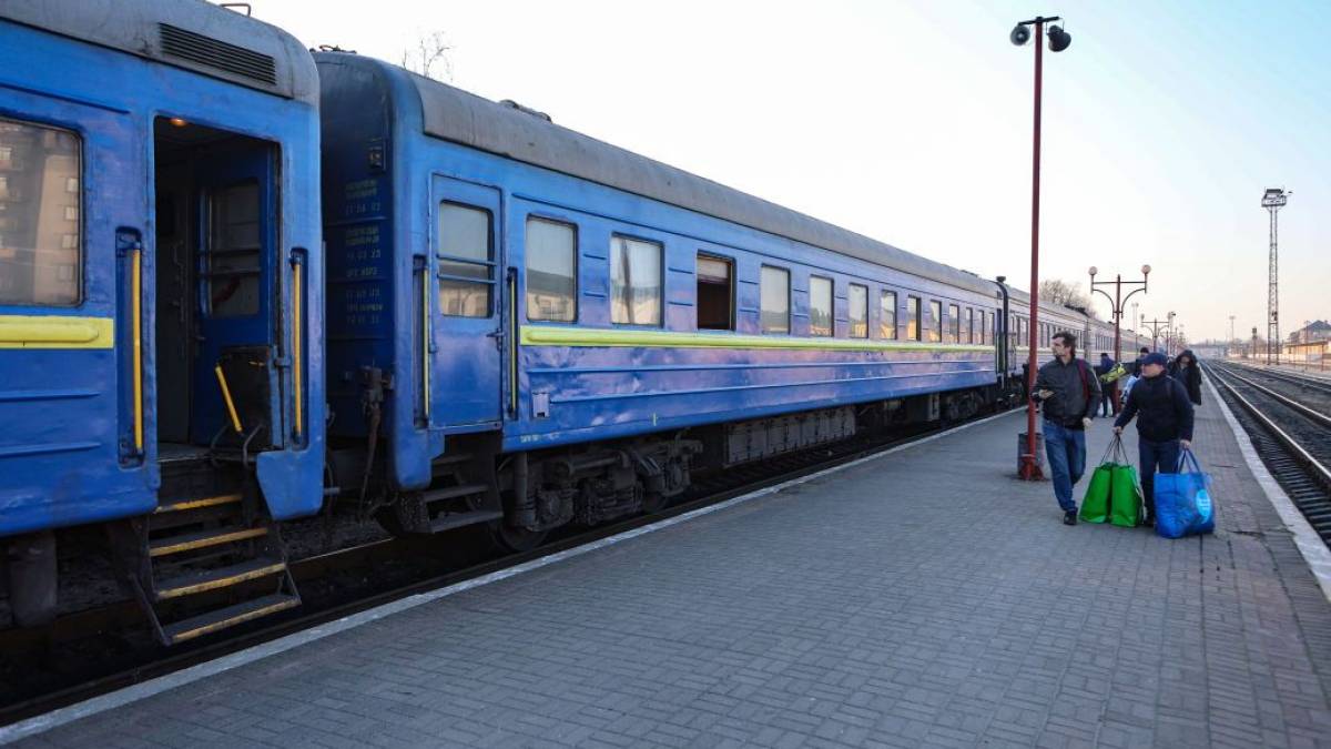 “Укрзалізниця” повідомила про затримки потягів: список рейсів (станом на 06.54)