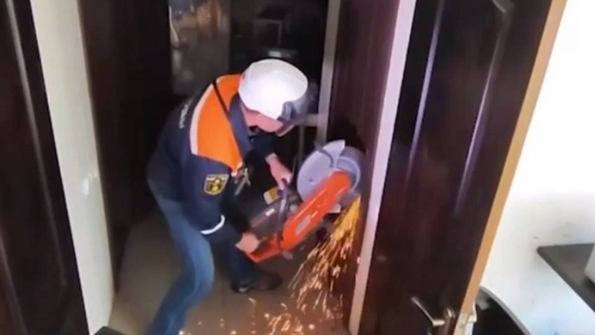 На Запоріжжі озброєні болгарками окупанти грабують морські курорти