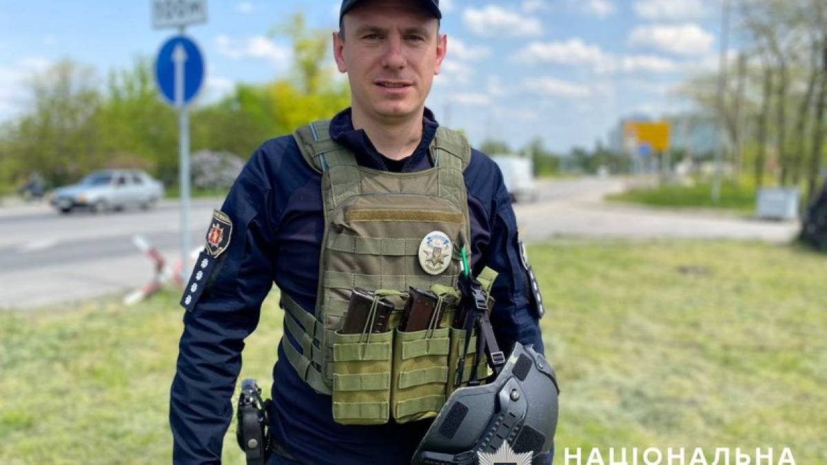 У Запоріжжі дільничний офіцер поліції  врятував життя медику