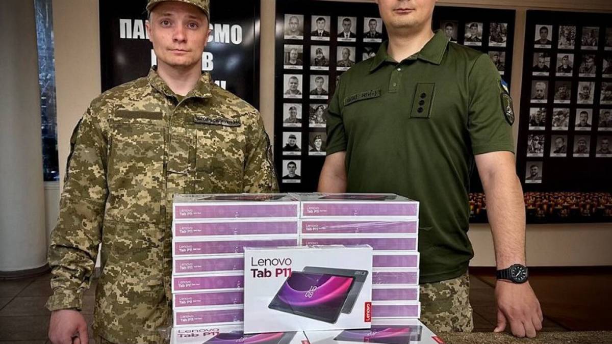 Захисникам Запоріжжя передали партію планшетів