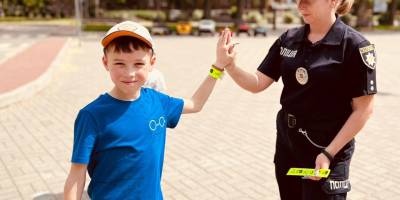У Запоріжжі діти отримали флікери від поліції