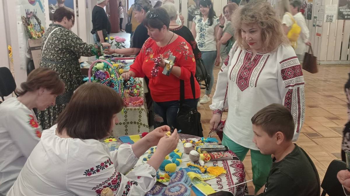 Багатство барв у творчості запорізьких майстринь