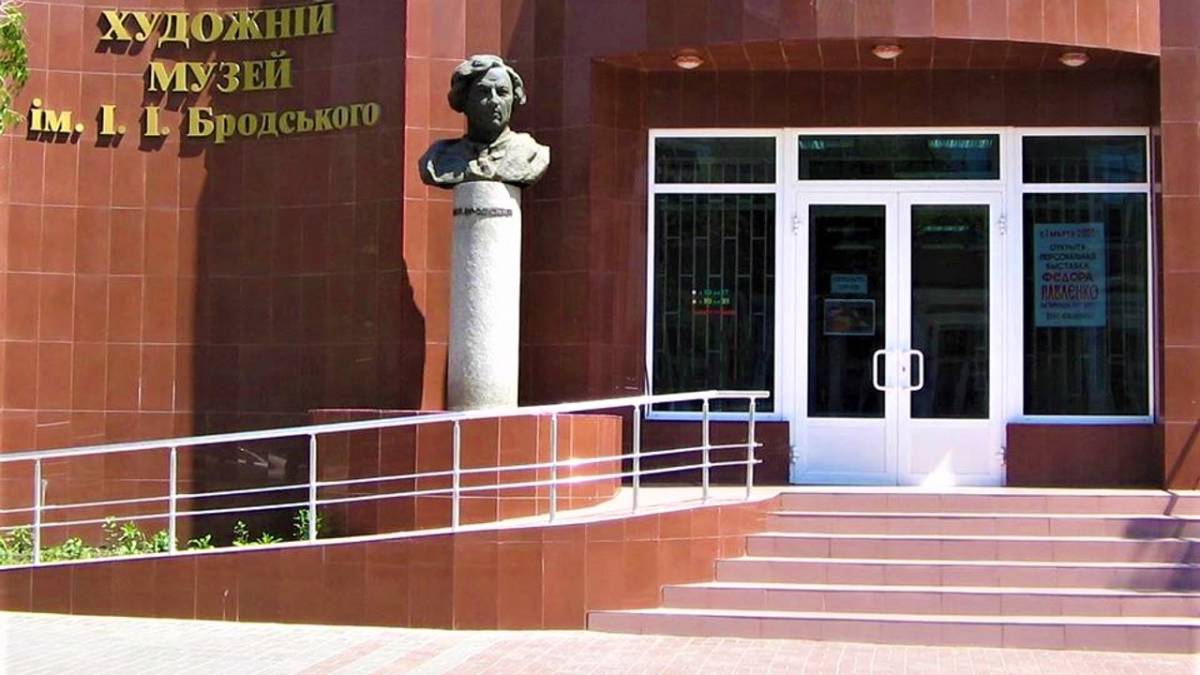 Росіяни грабують Бердянський художній музей: вивозять картини відомих художників