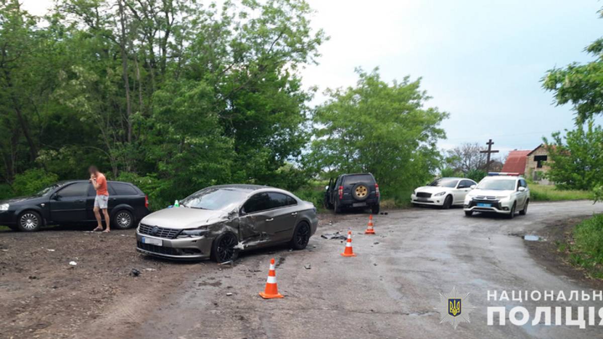 На Запоріжжі зіткнулися 2 іномарки: травмовані 55-річна жінка та двоє малолітніх дітей