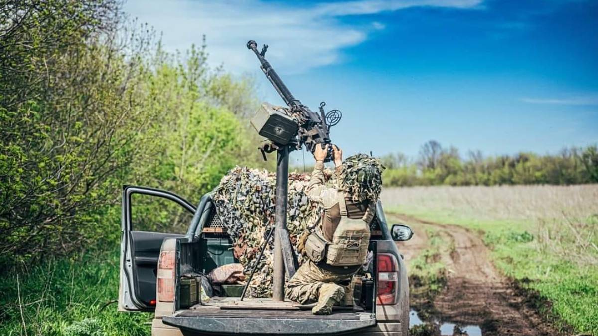 ВС Украины за сутки уничтожили 400 оккупантов, 21 артсистему, 7 БПЛА, вертолет Ка-52 — Генштаб ВСУ