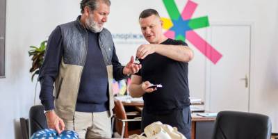 Благодійник допоможе замінити пошкоджені вікна у Запоріжжі та області на 500 тисяч доларів