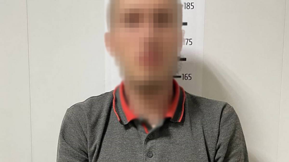 У Запоріжжі викрито серійного шахрая, який представлявся то військовим, то співробітником правоохоронних органів