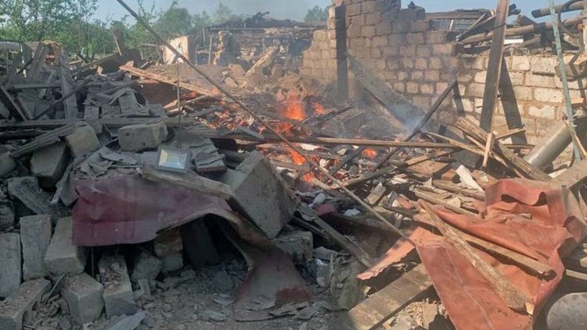 Запорізький край під вогнем ворога: поліцейські допомагають місцевим і документують наслідки обстрілів
