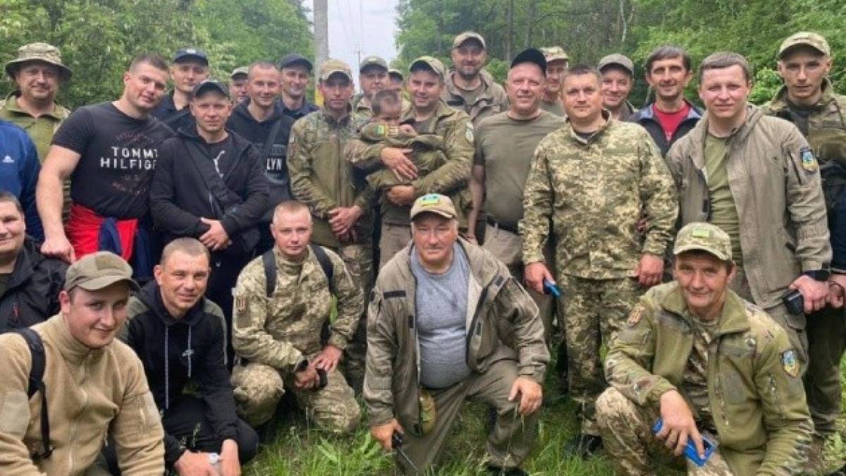 Спустя три дня непрерывных поисков на Харьковщине нашли пропавшую двухлетнюю девочку