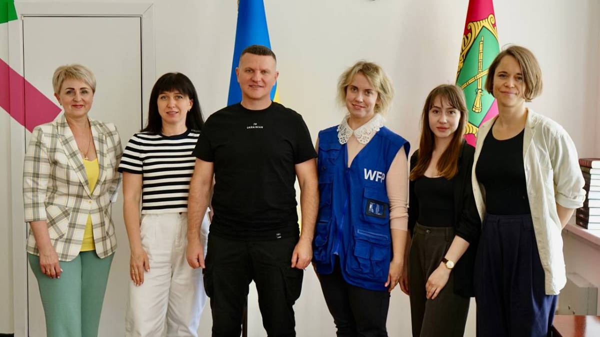 У Запоріжжі влада веде переговори про видачу людям грошових виплат або продовольчих сертифікатів