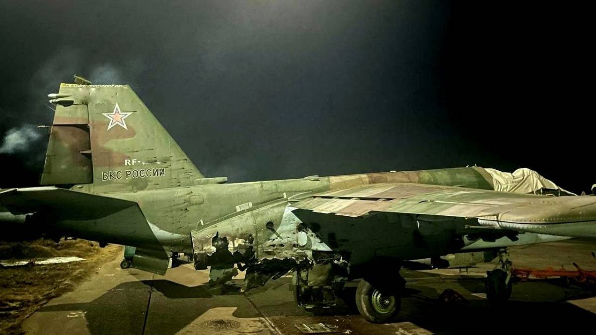 Підбитий українським ПЗРК ворожий Су-25, аварійно сів в тимчасово окупованому Мелітополі (фото)