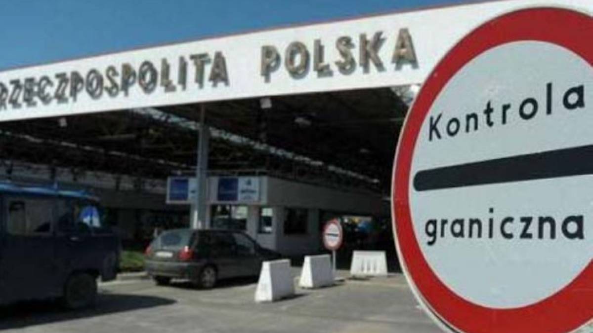 Польша закрывает границу для фур из России и Беларуси с 1 июня
