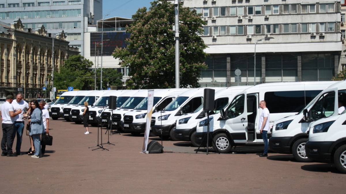 Данія передала Україні 15 автомобілів для допомоги постраждалим від насильства