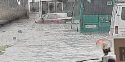 Запоріжжя тоне разом з автівками городян (фото)