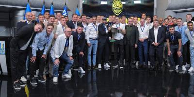 Золото чемпіонів: “Шахтар” офіційно отримав золоті медалі та трофей УПЛ