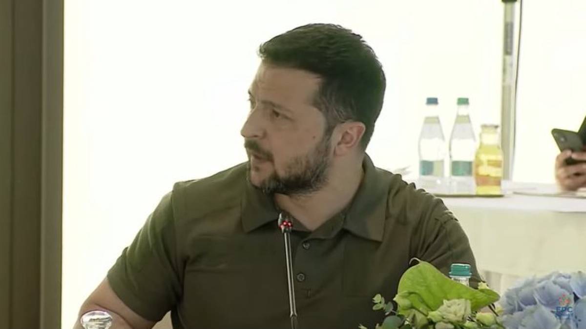 Зеленський на саміті Європейської політичної спільноти: Україні потрібні запрошення до НАТО та ЄС цього року