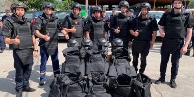 Запорізькі рятувальники отримали гуманітарну допомогу – бронежилети вищого класу захисту