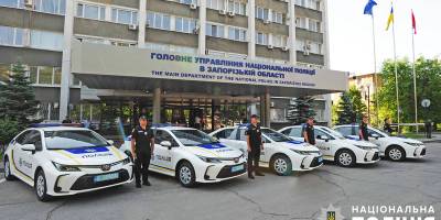Поліцейським Мелітополя передали нові службові автомобілі Toyota Corolla