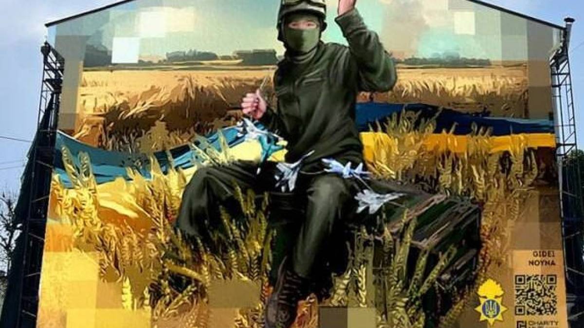 «Запорізький месник» потрапив на патріотичний мурал у Києві (фото)