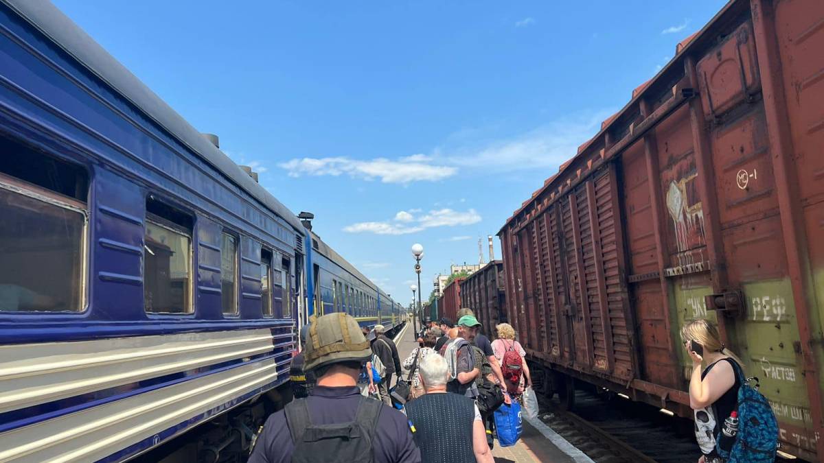 Евакуаційний поїзд з Херсона успішно прибув до Миколаєва
