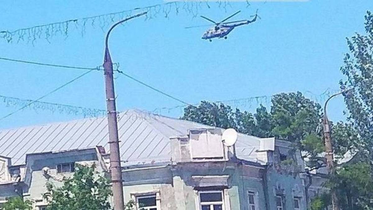 Над окупованим Бердянськом дуже низько літають ворожі гвинтокрили