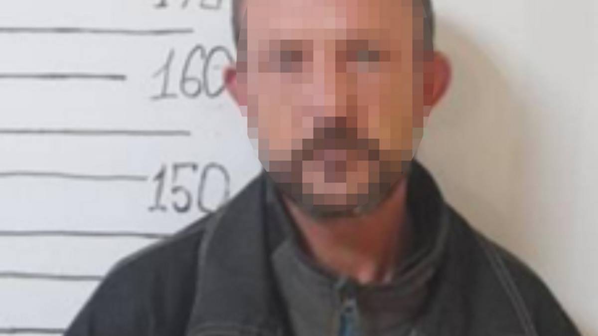 У Запоріжжі раніше судимий місцевий житель відібрав мобілку у 74-річного перехожого