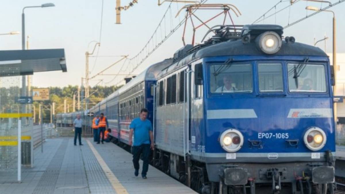 “Укрзалізниця” призначає нові зупинки – для яких потягів і де