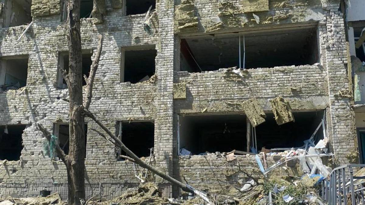 На Запоріжжі рашисти керованою авіабомбою вдарили по лікарні: загинули двоє людей, ще двоє поранено