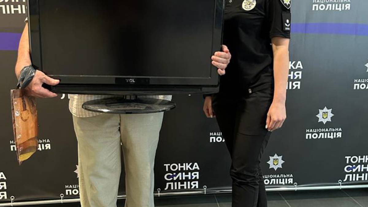У Запоріжжі літній чоловік не міг повернути техніку з ремонту: хто йому допоміг