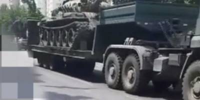 Із Запорізької області рашисти вивозять свої підбиті танки