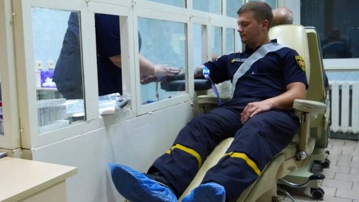 У Запоріжжі рятувальники здали кров для постраждалих внаслідок надзвичайних ситуацій