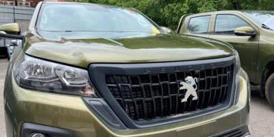 У Запоріжжі кримські татари передали 5 пікапів Peugeot landtrek бійцям бригади «Кара-Даг»