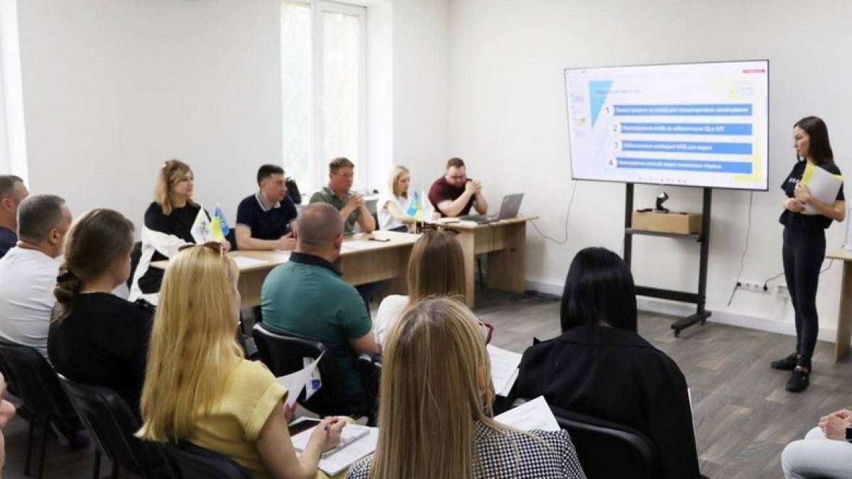 Громади Мелітопольщини намітили план першочергових дій після деокупації