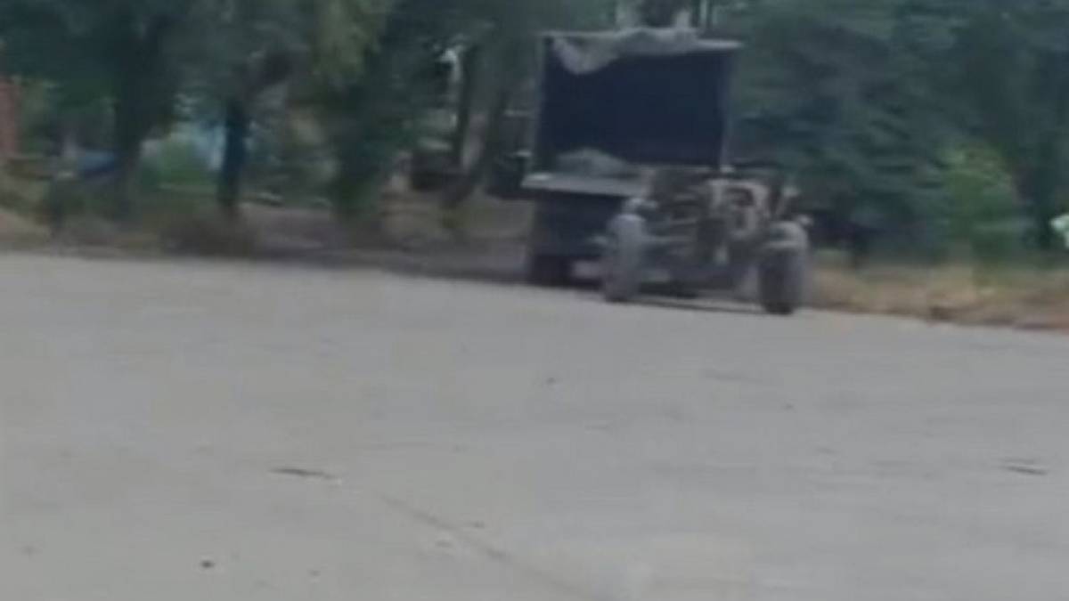 Розбиті на Бердянському напрямку гармати рашисти тягнуть на ремонт до Маріуполя