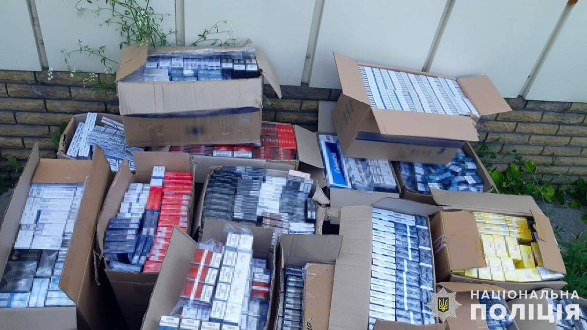 У Запоріжжі поліцейські конфіскували рекордну кількість контрафактних цигарок (фото)