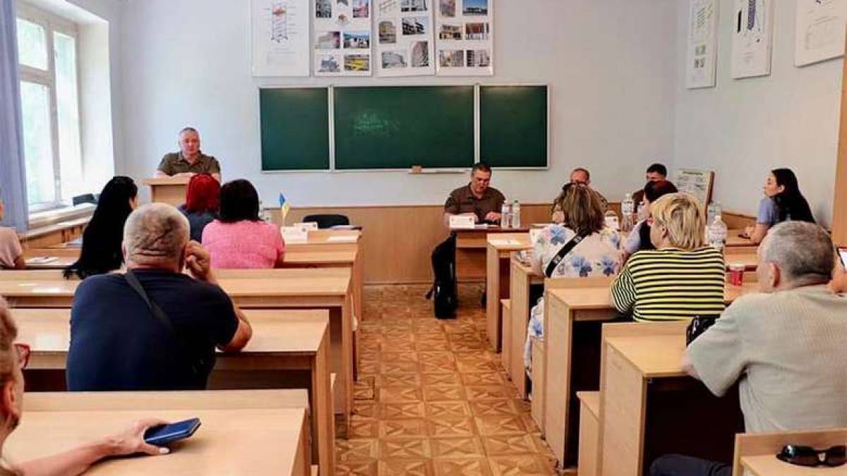 У Запоріжжі відбулася зустріч командування Нацгвардії з родинами зниклих та полонених гвардійців
