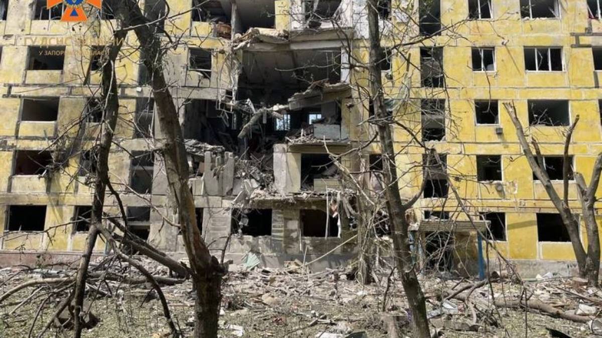На Запоріжжі ворог знову обстріляв Оріхов: пошкоджено понад 30 житлових будинків