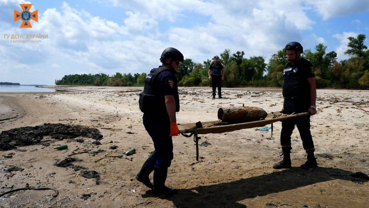 Запорізькі піротехніки продовжують знешкоджувати вибухонебезпечні предмети часів Другої світової війни