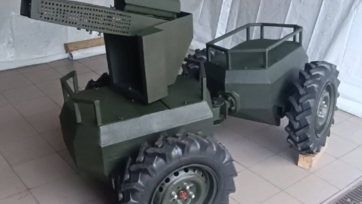 У Запоріжжі волонтери розробляють колісні наземні дрони для фронту