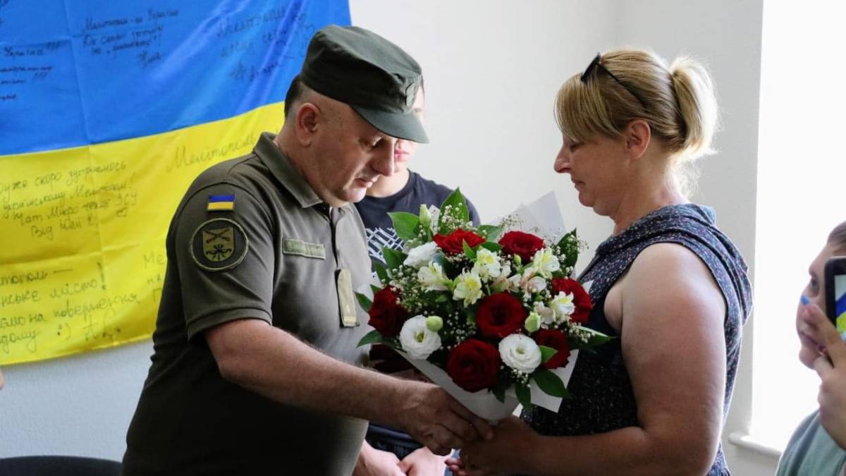 У Запоріжжі рідним героя з Мелітопольщини вручили високі державні нагороди