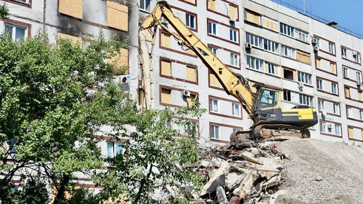 У постраждалій багатоповерхівці по Запорізькій, 2а стартували демонтажні роботи