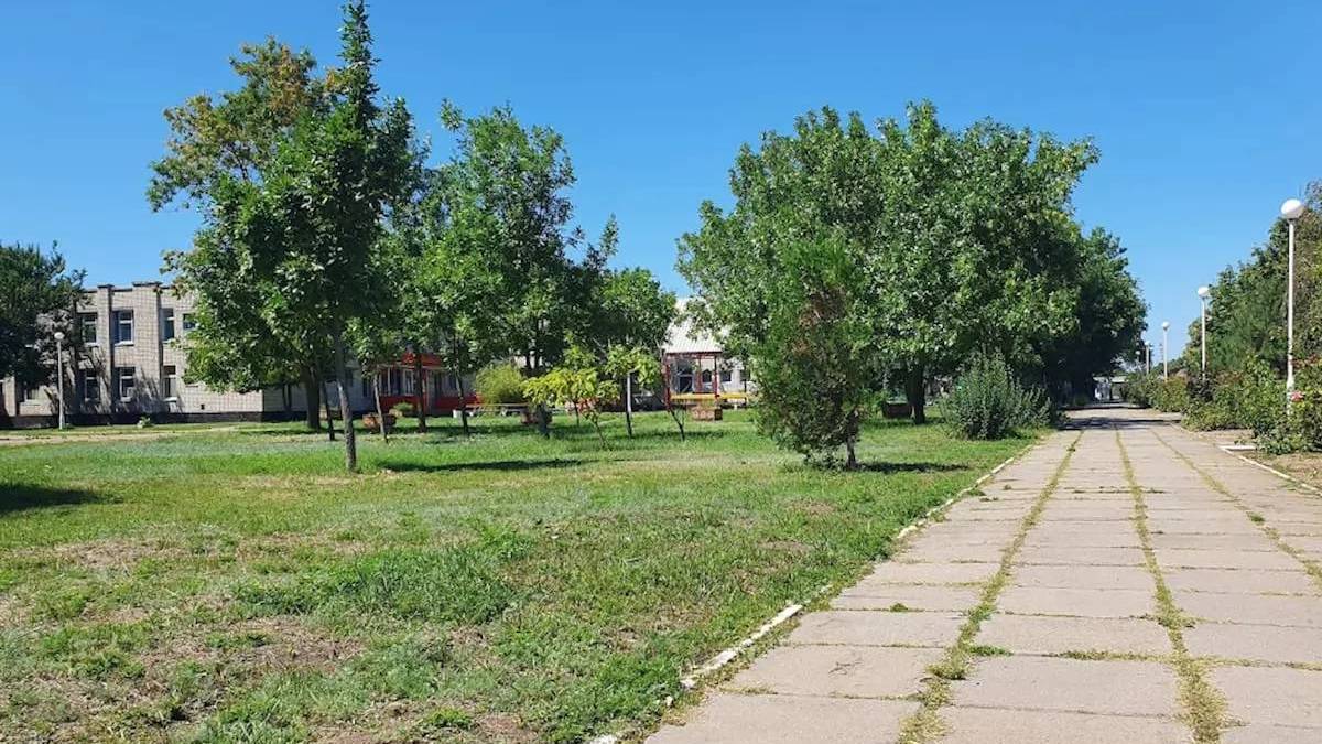 Під Бердянськом рашисти облаштували військову базу на території дитячого санаторію