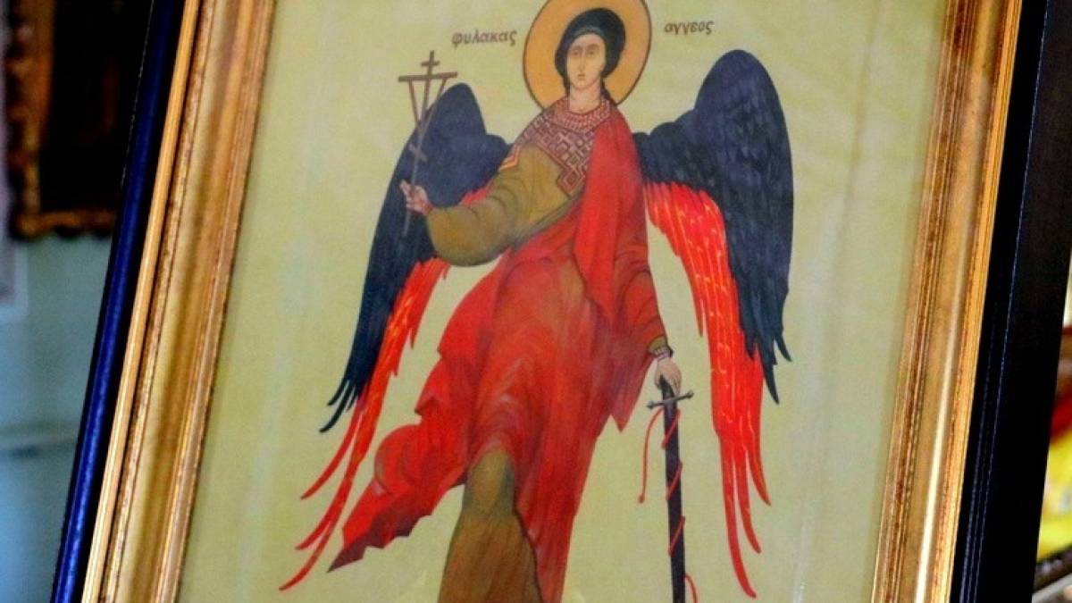 Запоріжжя взяв під захист Ангел охоронець з чорно-червоними крилами та мечем