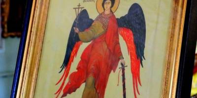 Запоріжжя взяв під захист Ангел охоронець з чорно-червоними крилами та мечем