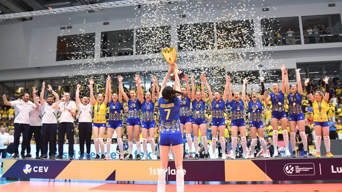 www.facebook.com/volleyballua