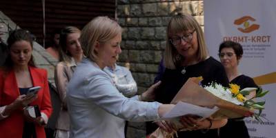 Художниця Людмила Макей допомогла грошима запорізьким журналістам
