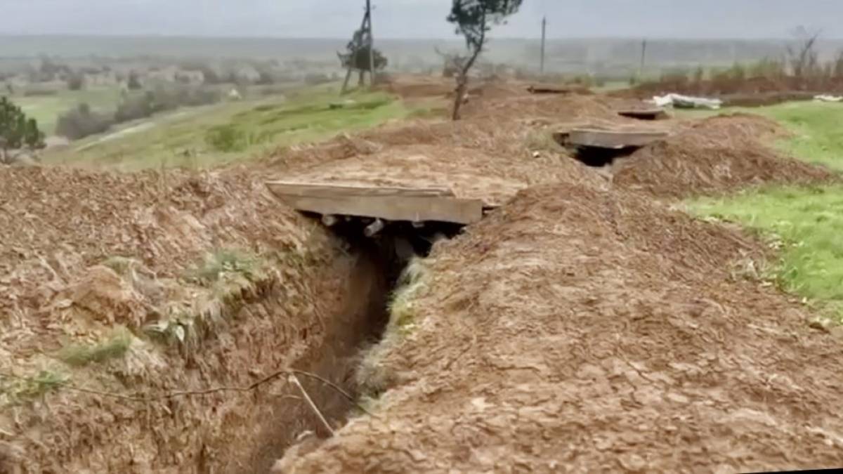 У Бердянському районі окупанти нарили сотні кілометрів окопів