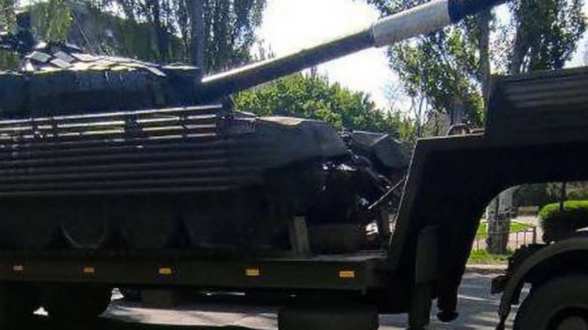 У Запорізьку область рашисти відправили через Маріуполь танки та БК