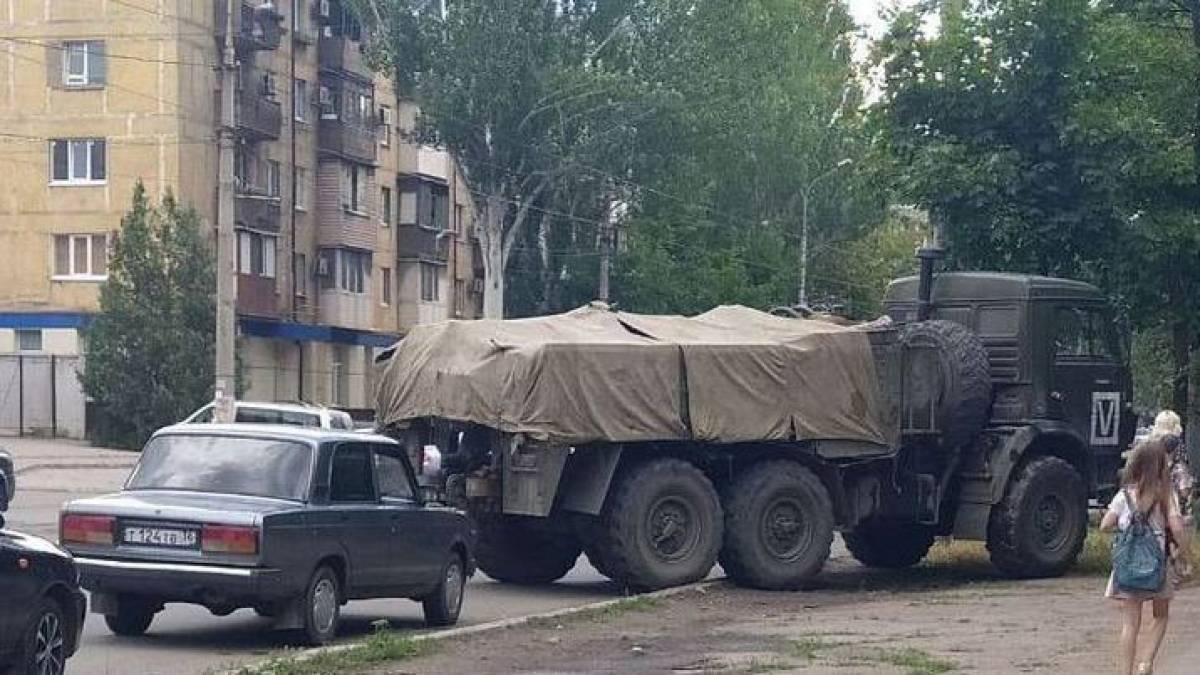 Радник мера Маріуполя пояснив, де у місті рашисти зберігають БК, який відправляють на Запоріжжя