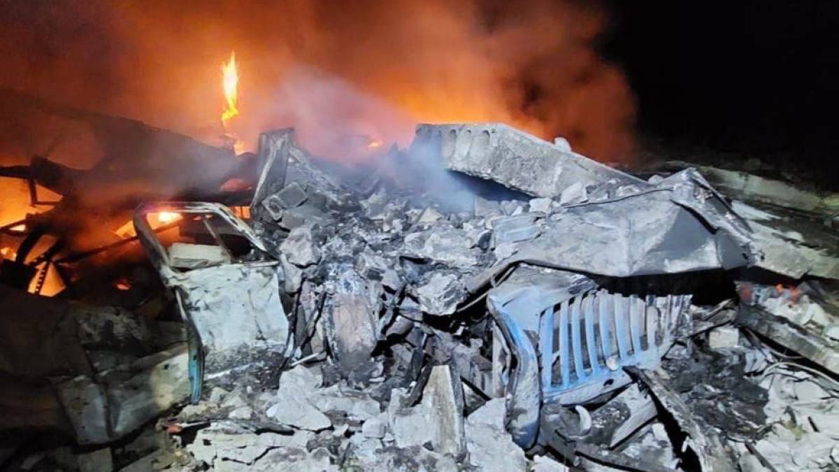 Росіяни вночі атакували дронами Дніпропетровщину: є влучання